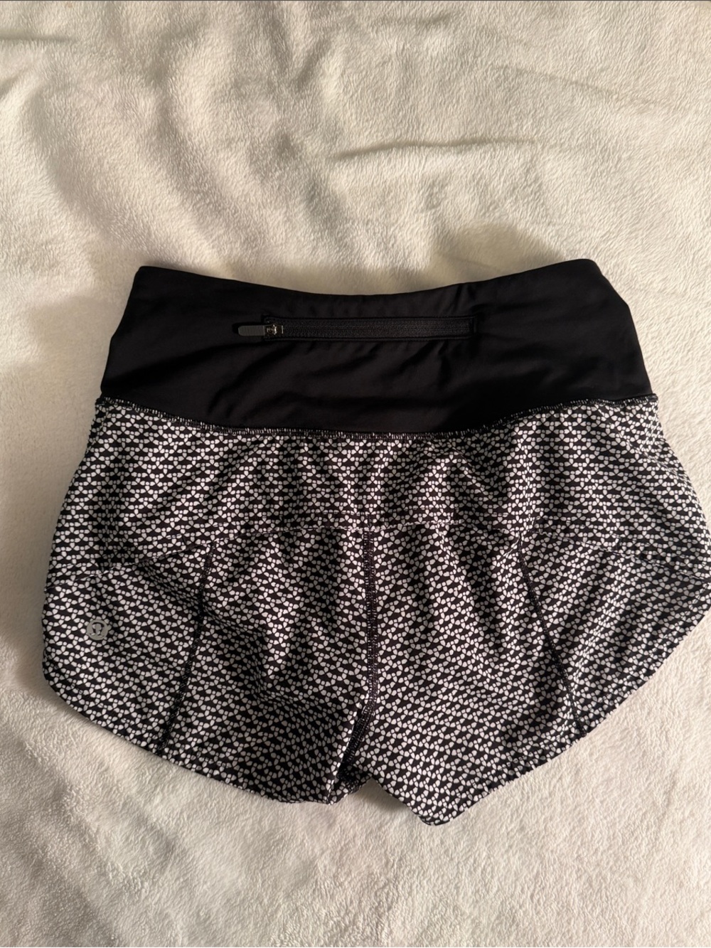 Lululemon size 2 speed up Black & White Printed Athletic Shorts with Zip Pocket